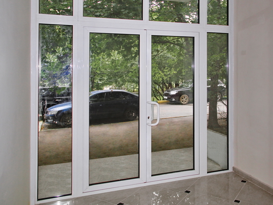 Дверь Алютех с ручкой-скобой W62